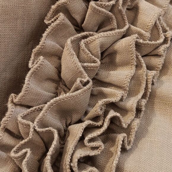 Zoe D. Ruffly Linen Top. Summer. Cruise - Picture 8 of 8